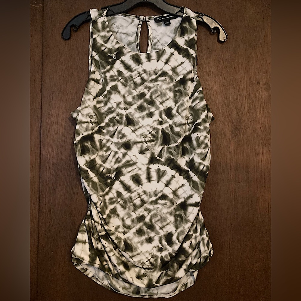 Inc International business top in dark green and off white. scoop neck